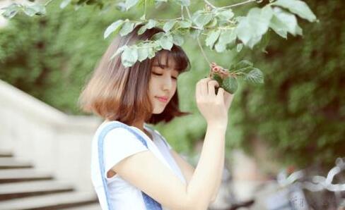 比亚迪海豚第70万辆下线 比亚迪海豚第一次充电